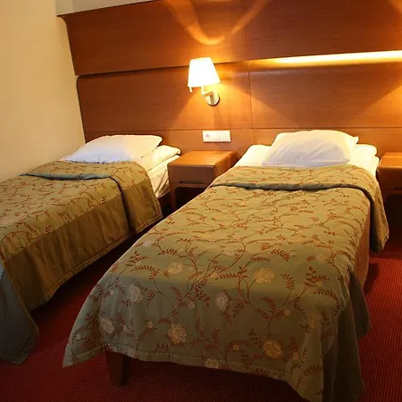 Hotel Embassy Balatonas 4*