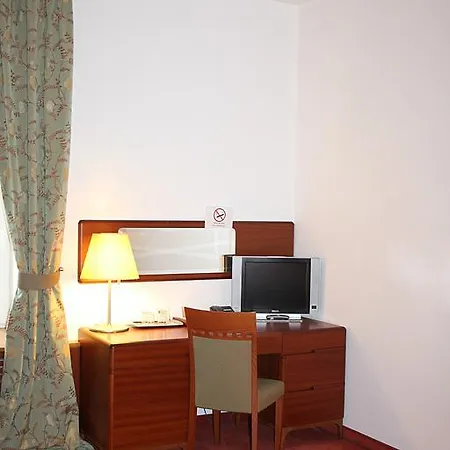 Embassy Balatonas