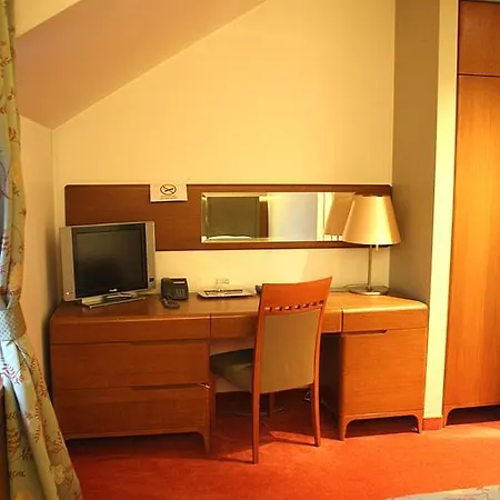 Embassy Balatonas