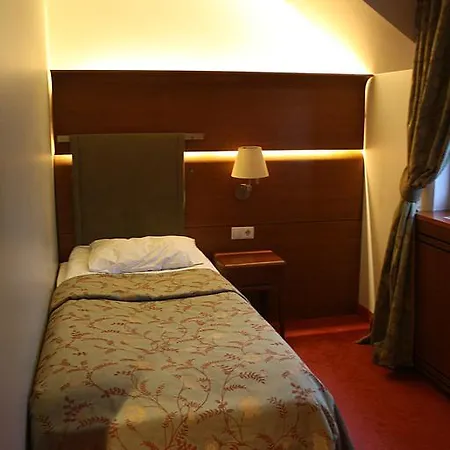 Hotel Embassy Balatonas